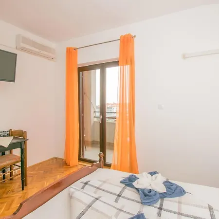 Bed & Breakfast Pansion Tramontana 3*